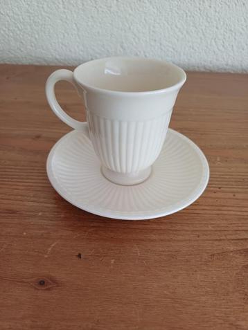 Wedgewood  kop en schotel      beschikbaar voor biedingen