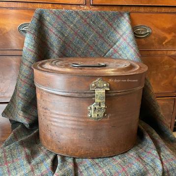 Engels antieke Hat Tin hoededoos beschikbaar voor biedingen