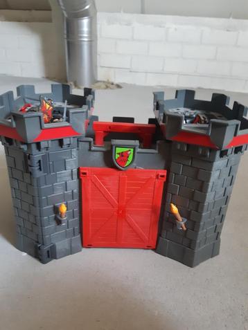 Uitklapbaar playmobil kasteel beschikbaar voor biedingen