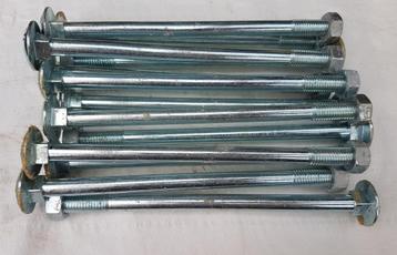 13x slotbouten M10x200mm met moer en ring beschikbaar voor biedingen