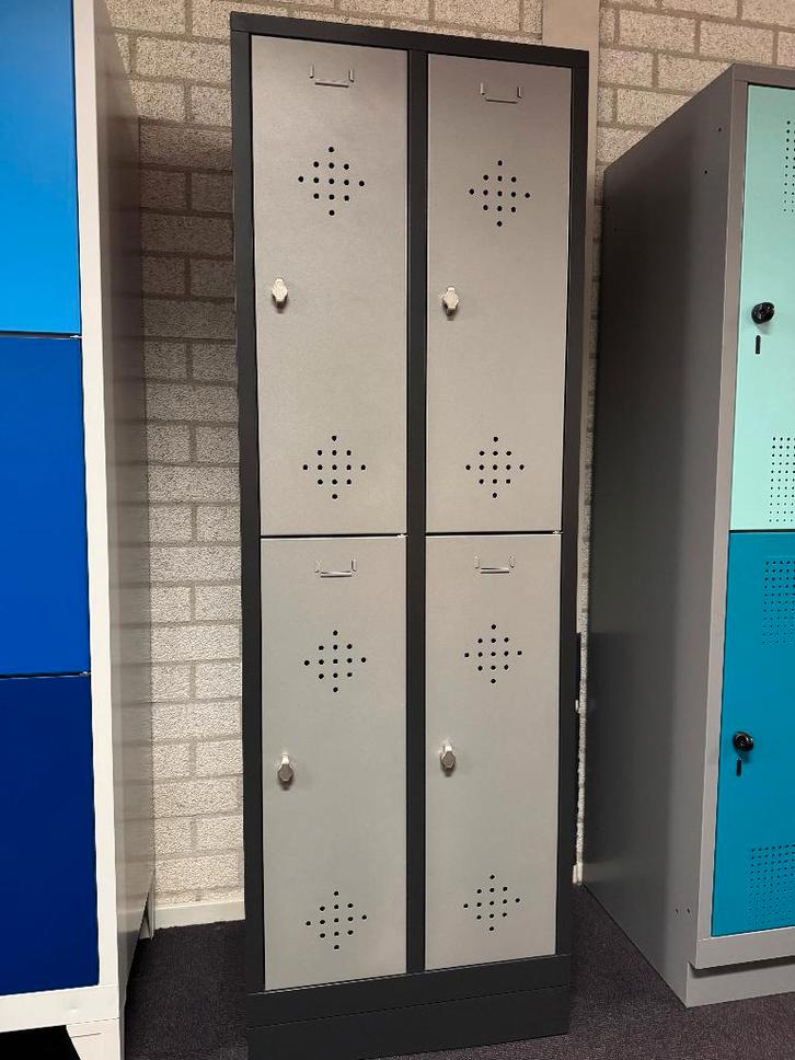 CLASSIC garderobekast 4 deurs, Huis en Inrichting, Kasten | Kledingkasten, Nieuw, 150 tot 200 cm, 50 tot 100 cm, 50 tot 75 cm