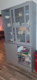 Mooie grijze vitrinekast / buffetkast, Huis en Inrichting, Ophalen, Glas, 100 tot 150 cm
