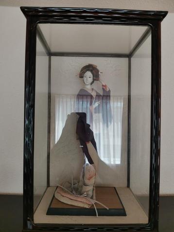 Japanse Giesha pop beschikbaar voor biedingen
