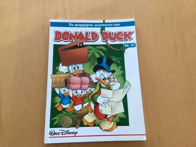 DONALD DUCK stripboek de grappigste avonturen (nummer 37), Boeken, Stripboeken, Zo goed als nieuw, Eén stripboek, Ophalen of Verzenden