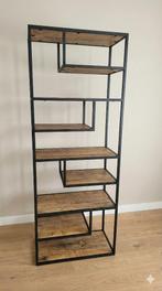 Industriële boekenkast – 3 jaar oud, Huis en Inrichting, Kasten | Kledingkasten, Ophalen, Gebruikt, 200 cm of meer, 25 tot 50 cm
