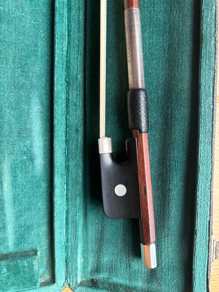 Cello strijkstok Hill&Sons 4/4, Muziek en Instrumenten, Strijkinstrumenten | Cello's, Zo goed als nieuw, 4/4-cello, Ophalen