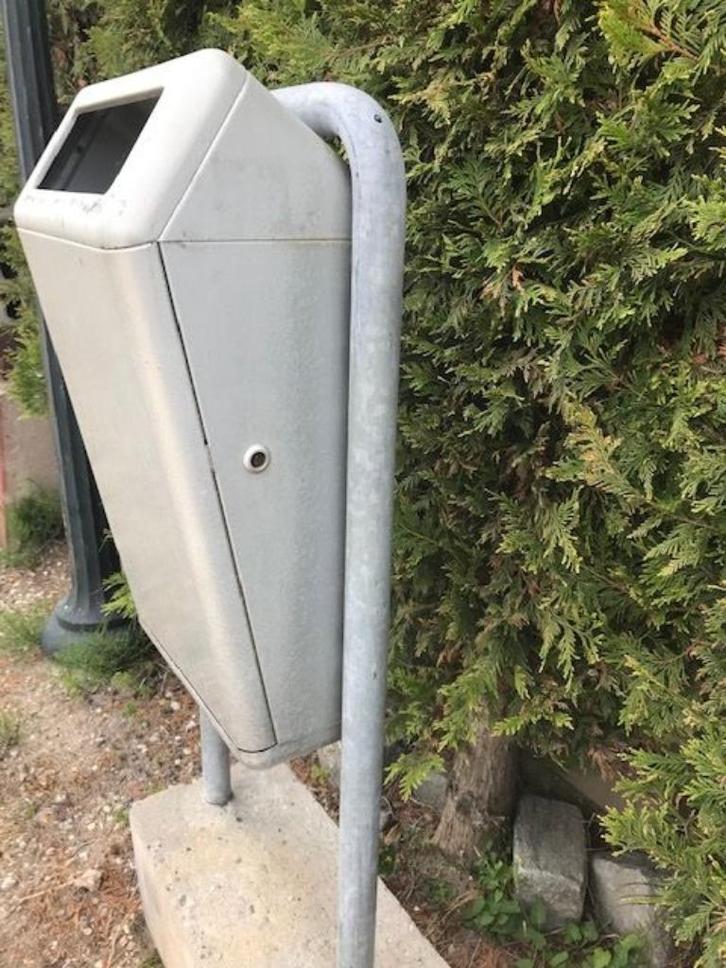 stalen vuilnisbak buiten openbare ruimte, Huis en Inrichting, Woonaccessoires | Prullenbakken, Gebruikt, Metaal, Minder dan 50 cm