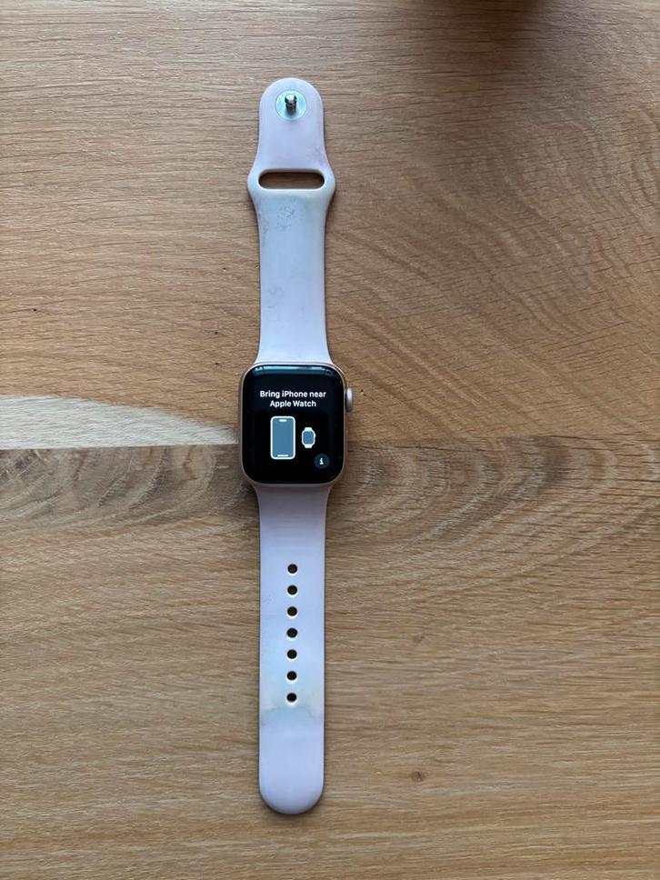 Apple Watch Series 6 - S/M, Sieraden, Tassen en Uiterlijk, Smartwatches, Gebruikt, iOS, Roze, Afstand, Waterdicht, Ophalen of Verzenden