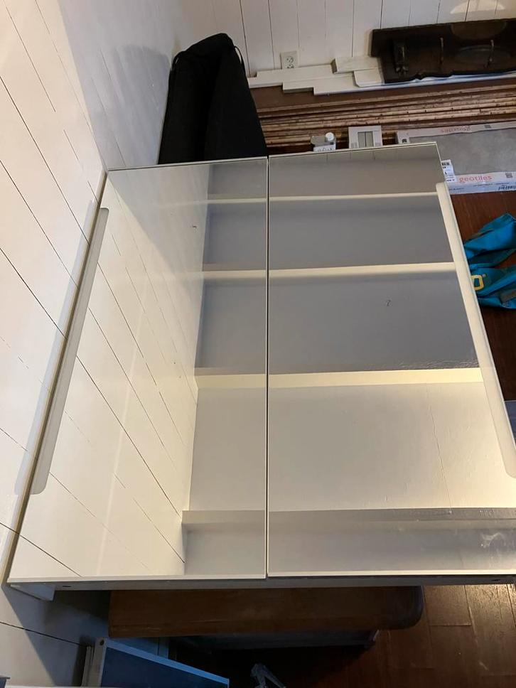 Ikea Storjorm spiegelkast met LED - Zo goed als nieuw!, Huis en Inrichting, Kasten | Dressoirs, Zo goed als nieuw, 100 tot 150 cm