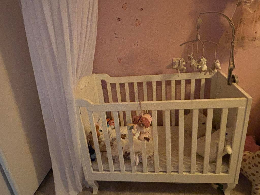Kinderkamer bed en commode, Ophalen, Zo goed als nieuw, Jongetje of Meisje