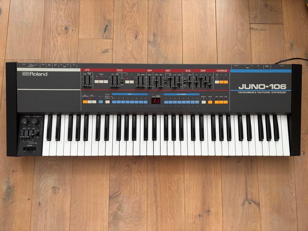 Roland Juno 106 1984 Mint Conditie Synthesizer, 61 toetsen, Roland, Ophalen of Verzenden, Zo goed als nieuw