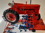 Farmall 400 met cultivator. Ertl 1:16., Overige merken, Nieuw, Ophalen of Verzenden, Groter dan 1:32