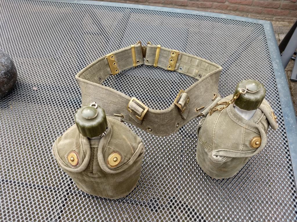 Militaire uitrustingsset koppel en veldflessen, Ophalen of Verzenden, Nederland, Overige typen