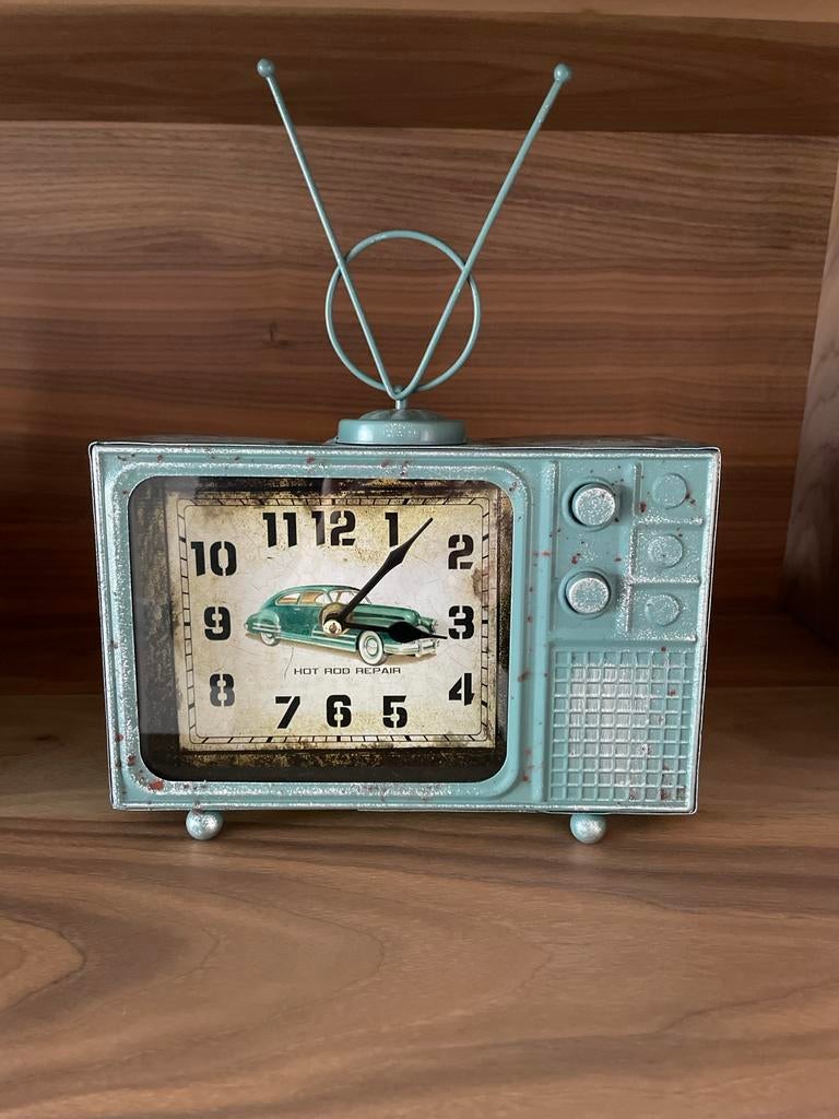 Vintage Klok in TV-design - Werkt op batterijen, Ophalen of Verzenden