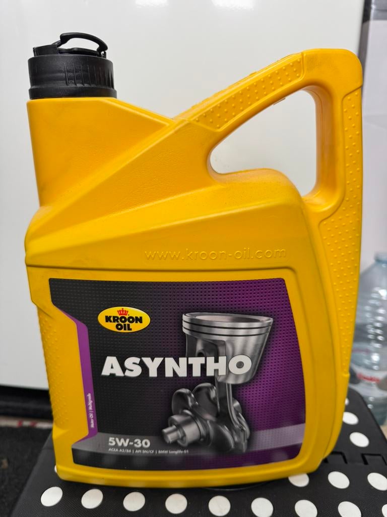 Asyntho 5W-30 is een synthetische motorolie, Ophalen