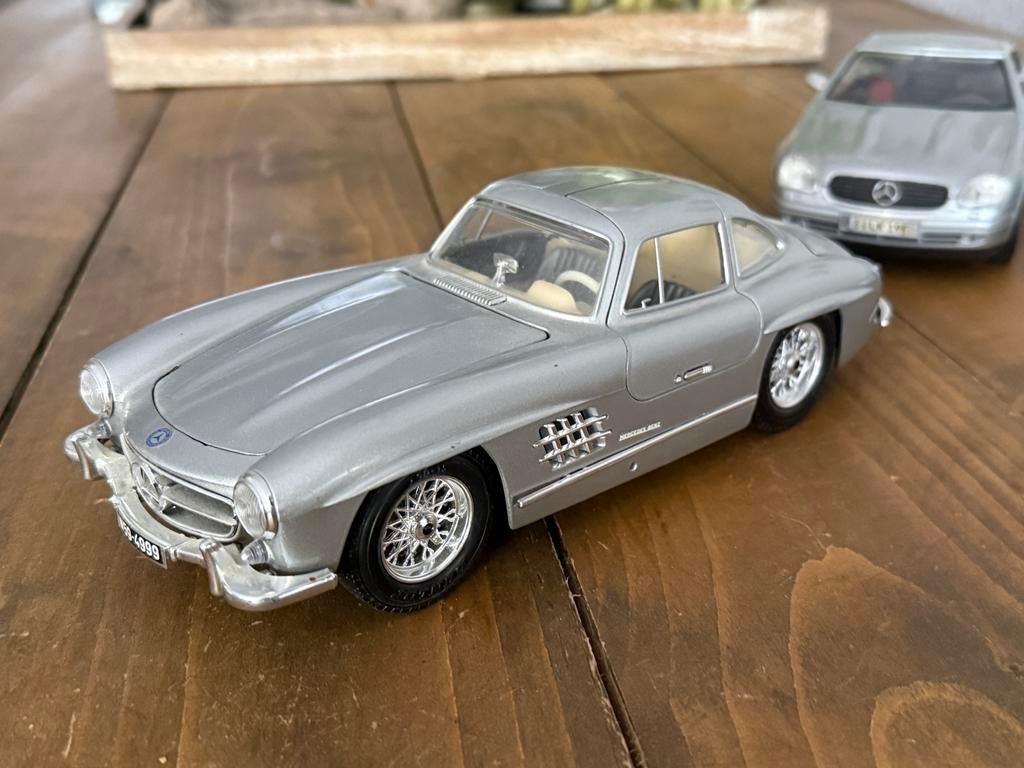 Drie zilveren 1:18 schaalmodellen: droomauto's!, Ophalen of Verzenden, Gebruikt, Auto, Overige merken