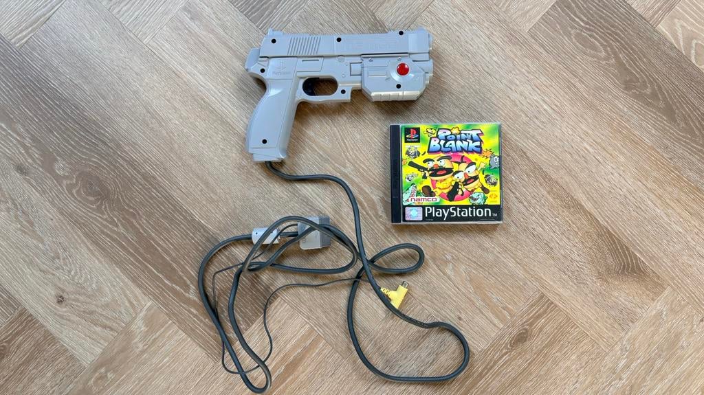 Namco NPC-103 playstation light gun mét game, Ophalen, Zo goed als nieuw, Pistool, PlayStation 1