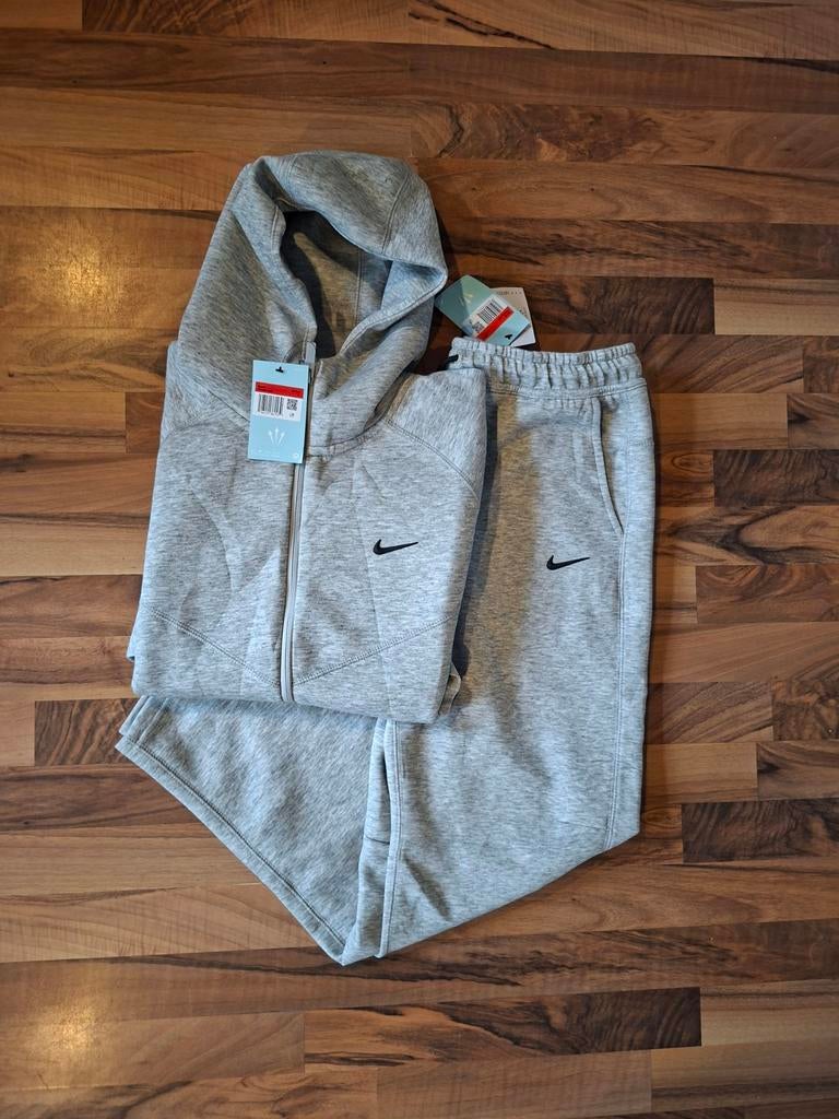 Nike Nocta Trainingspak Grijs - Maat L, Kleding | Heren, Overige Herenkleding, Verzenden, Nieuw, Nike