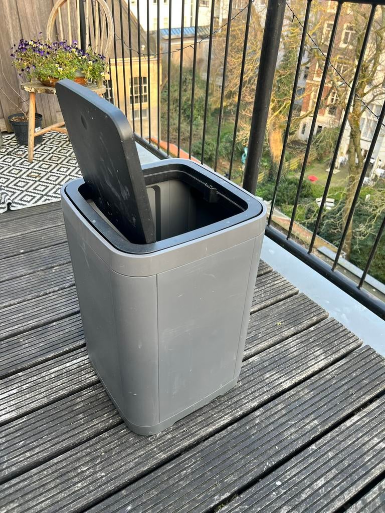 Prullenbak touch - 30 L +, 40 liter of meer, Ophalen, Gebruikt, 50 tot 75 cm