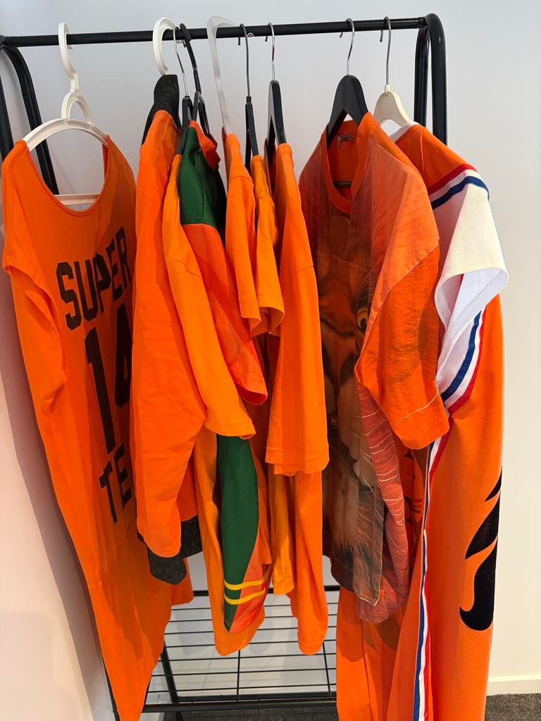 Oranje kleding voor Koningsdag/WK: shirts, jurk, cape, Kleding | Dames, T-shirts, Ophalen of Verzenden, Gedragen, Maat 36 (S)