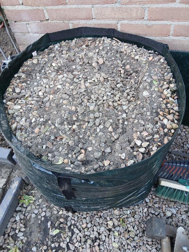 Gratis Grind split, Tuin en Terras, Ophalen, Overige materialen, Gebruikt, Geel