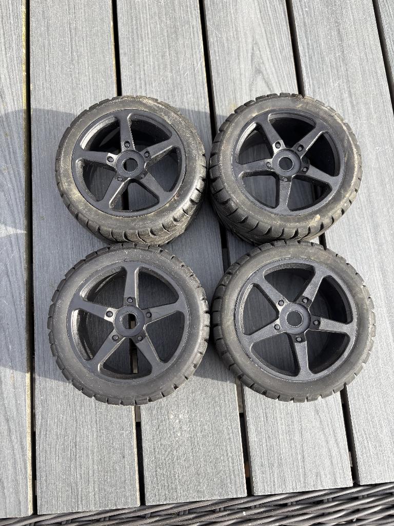 1/8 offroad banden, Elektro, Auto offroad, Ophalen of Verzenden, Zo goed als nieuw