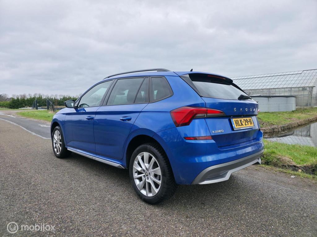 Skoda Kamiq 1.0 TSI / Stoelv / Camera / Carplay / ACC, Auto's, Stof, Gebruikt, Blauw, 3 cilinders