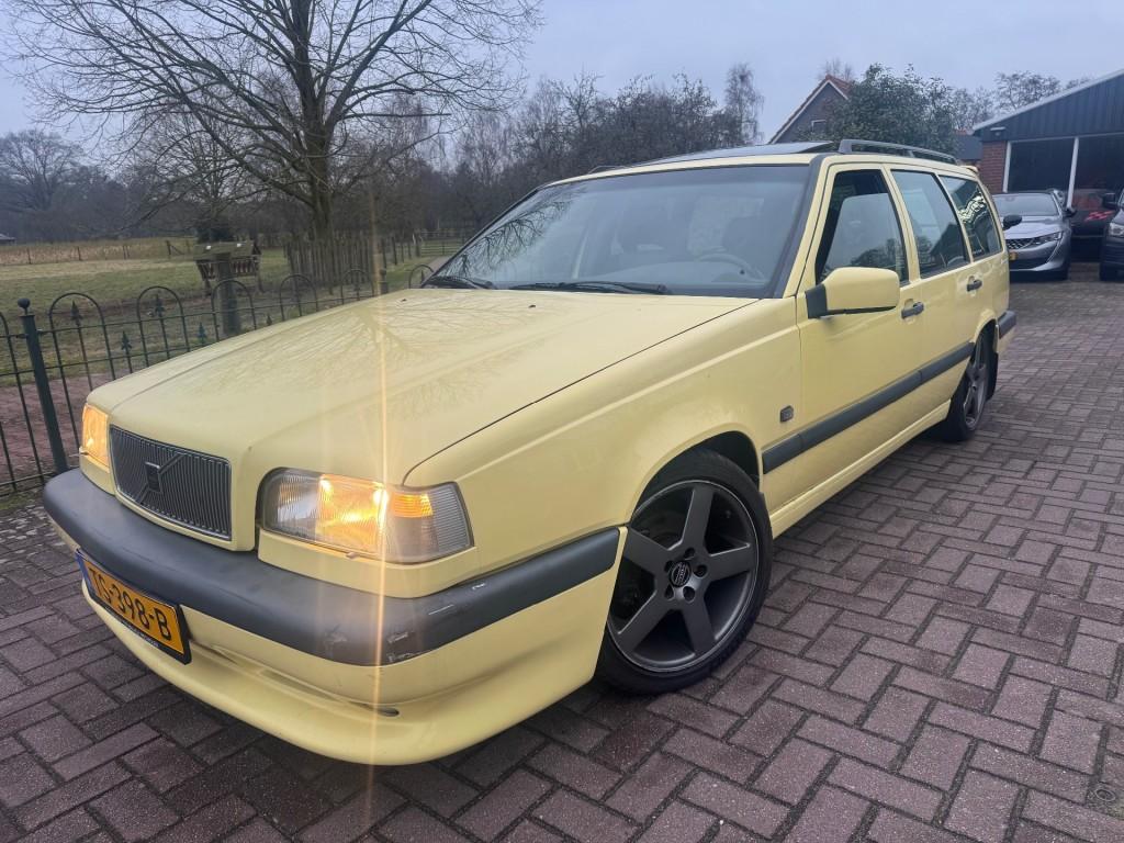 Volvo 850 T5R Cream Yellow *Automaat, Auto's, Automaat, Gebruikt, Overige kleuren, Leder