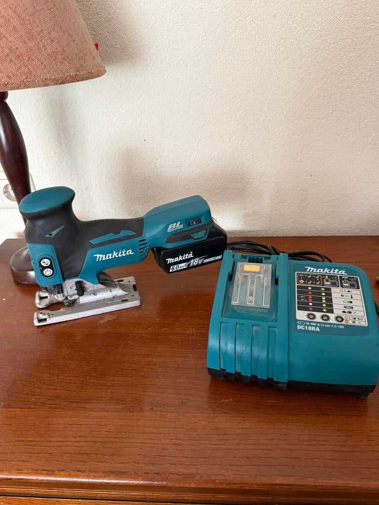 Te koop Makita DJV 181, Decoupeerzaag, Ophalen of Verzenden, Zo goed als nieuw, 30 tot 70 mm