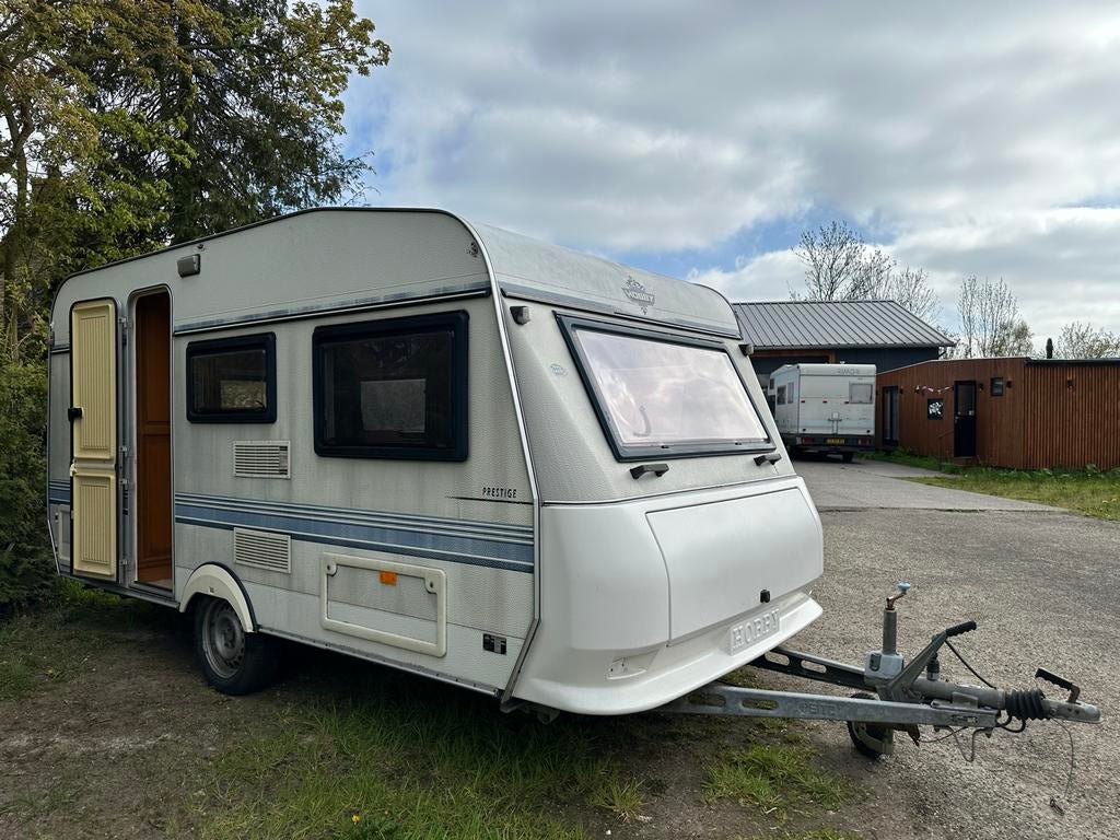 Hobby 420 Prestige Caravan uit 1993 met voortent, Caravans en Kamperen, Hobby, Bedrijf, Treinzit, 750 - 1000 kg