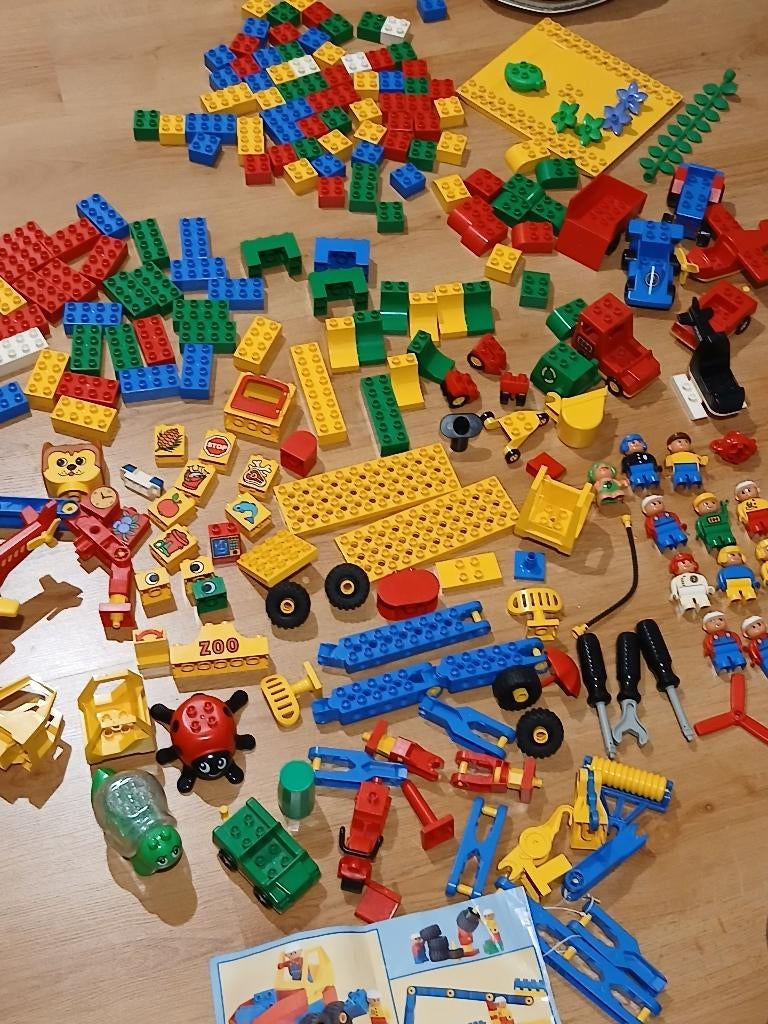 Grote bak met Duplo, Kinderen en Baby's, Speelgoed | Duplo en Lego, Ophalen of Verzenden, Gebruikt, Losse stenen, Duplo