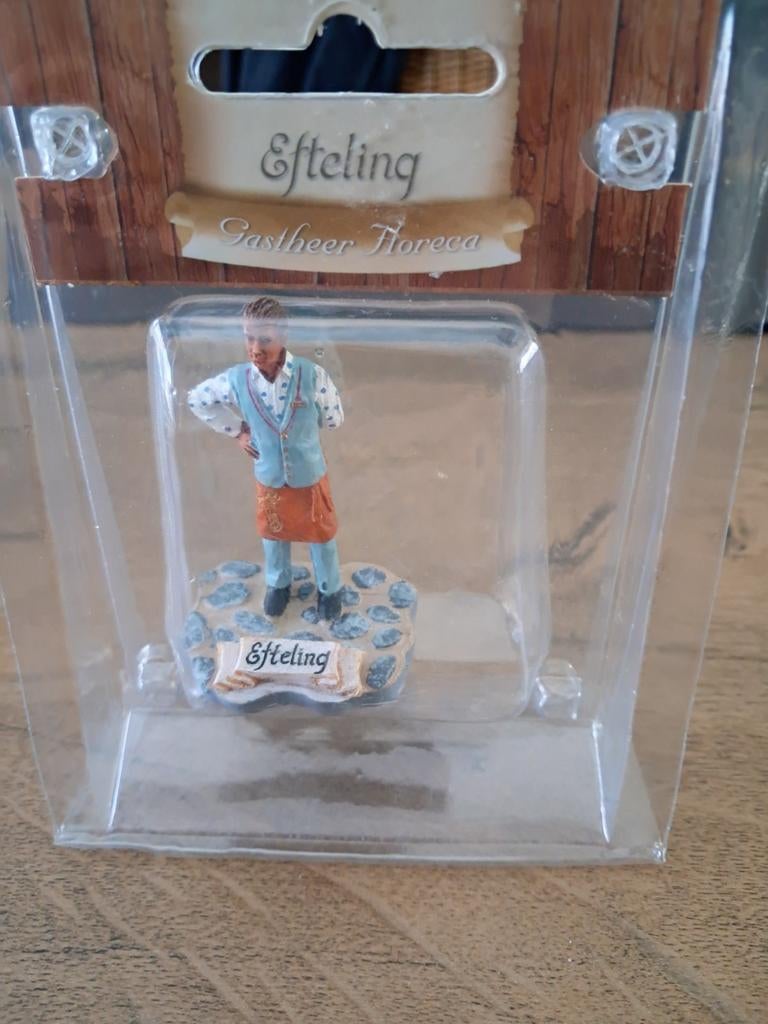 Luville efteling gastheer  horeca, Ophalen, Nieuw, Button of Speldje