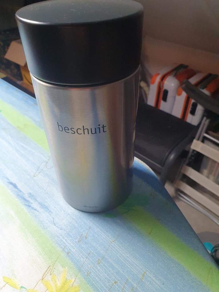 Te koop bijna nieuwe brabantia beschuit bus, Huis en Inrichting, Ophalen, Zo goed als nieuw