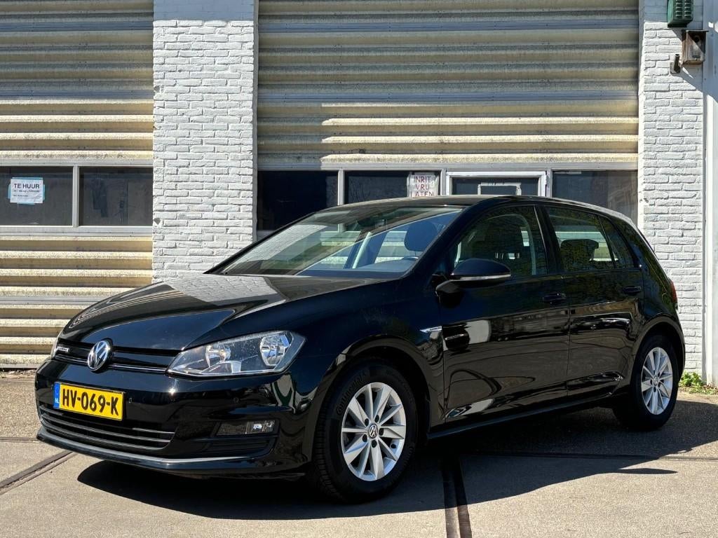 Volkswagen Golf 1.0 TSI 85KW 5D 2016 Zwart 71925km, Auto's, Volkswagen, Voorwielaandrijving, Euro 6, 610 kg, Origineel Nederlands
