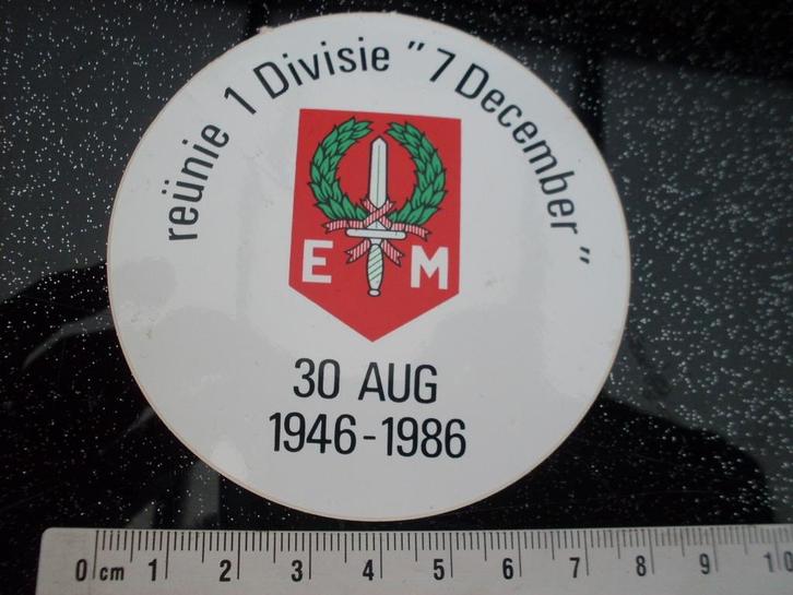 sticker reunie 1ste divisie 7 december 1986 logo EM leger, Verzamelen, Stickers, Zo goed als nieuw, Bedrijf of Vereniging, Verzenden