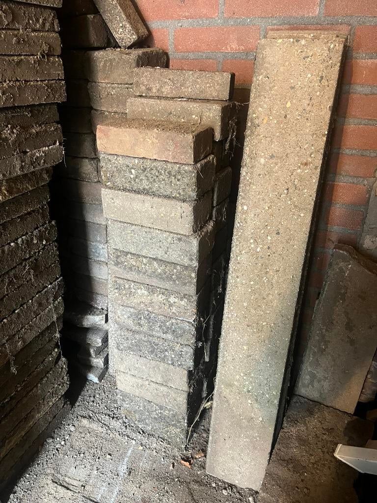Gratis klinkers (+/-35), Ophalen, 50 tot 150 cm, Zo goed als nieuw, 10 m² of meer