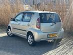 Daihatsu Sirion 2 1.3-16V Prestige Automaat - NIeuw Apk - Ai, Gebruikt, 31 €/maand, 4 cilinders, Beige