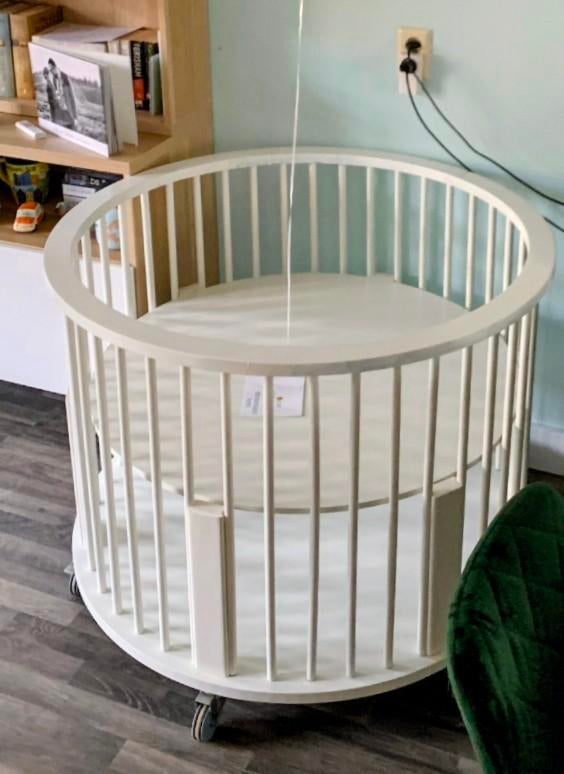 Ronde witte box op wieltjes, Kinderen en Baby's, Boxen, Ophalen, Gebruikt, Rond, Wieltjes