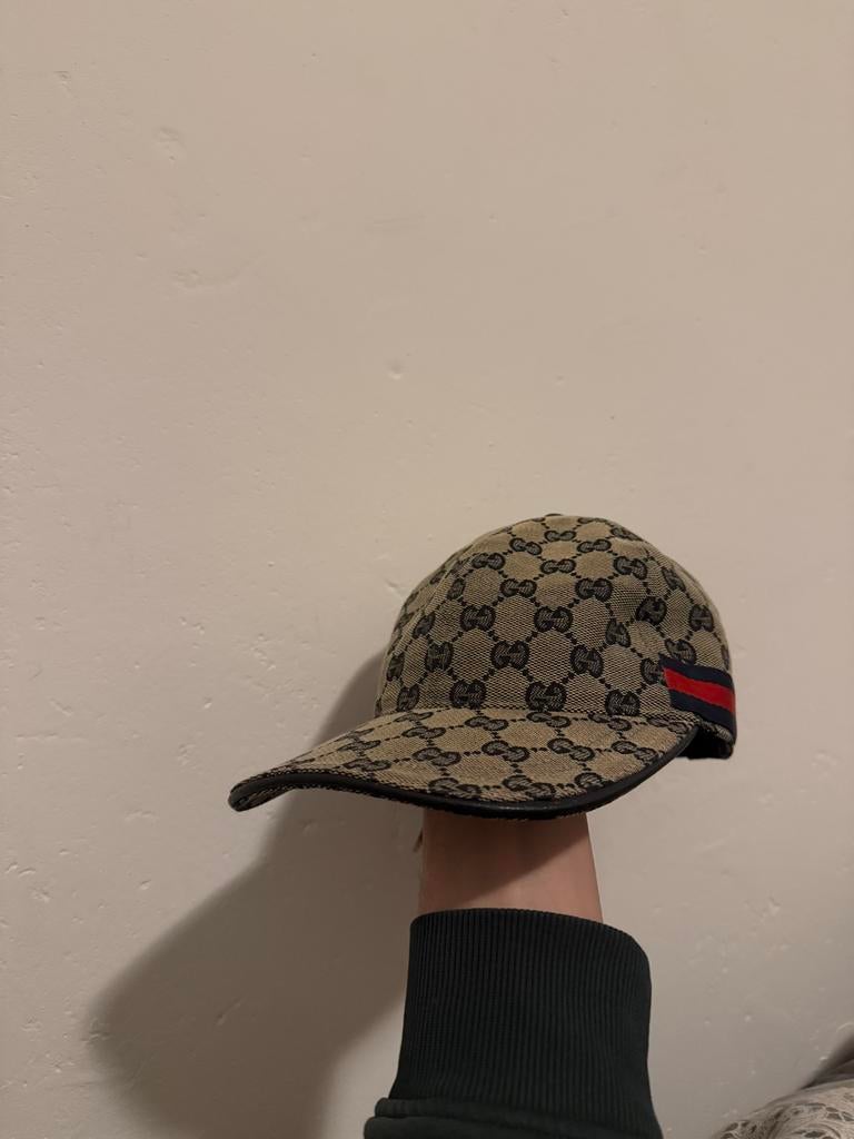 Gucci Pet Maat M, Kleding | Dames, Hoeden en Petten, Ophalen of Verzenden, Zo goed als nieuw, 58 cm (L, 7¼ inch) of meer, Pet