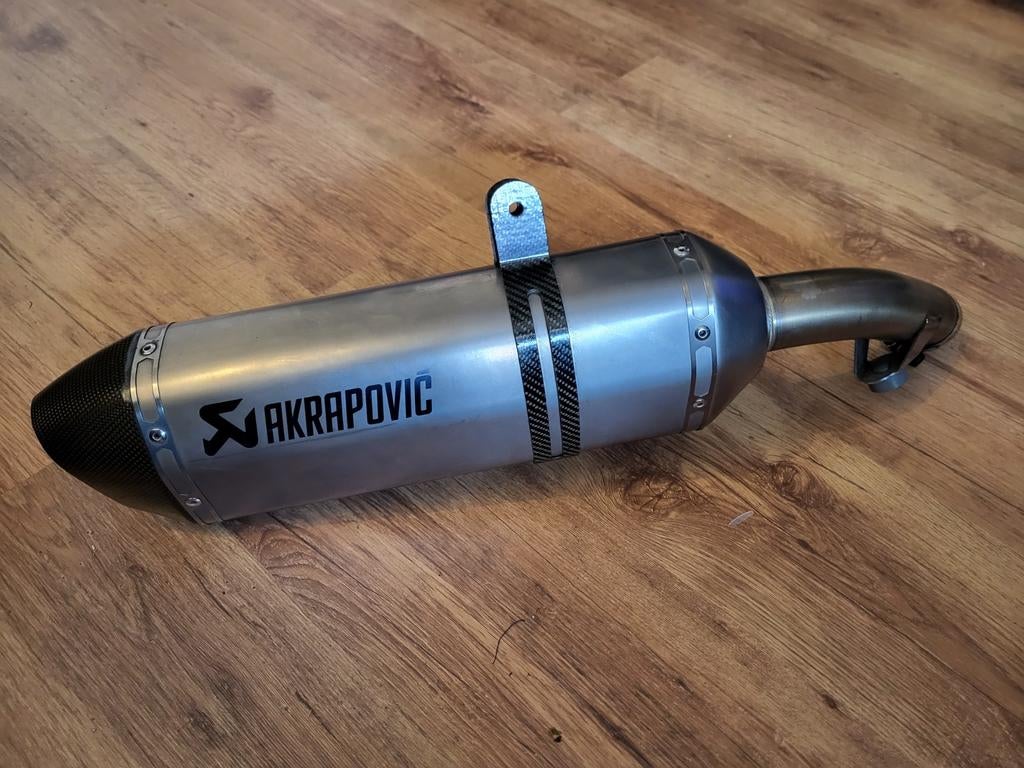 Akrapovic Slip on VFR 800, Ophalen of Verzenden