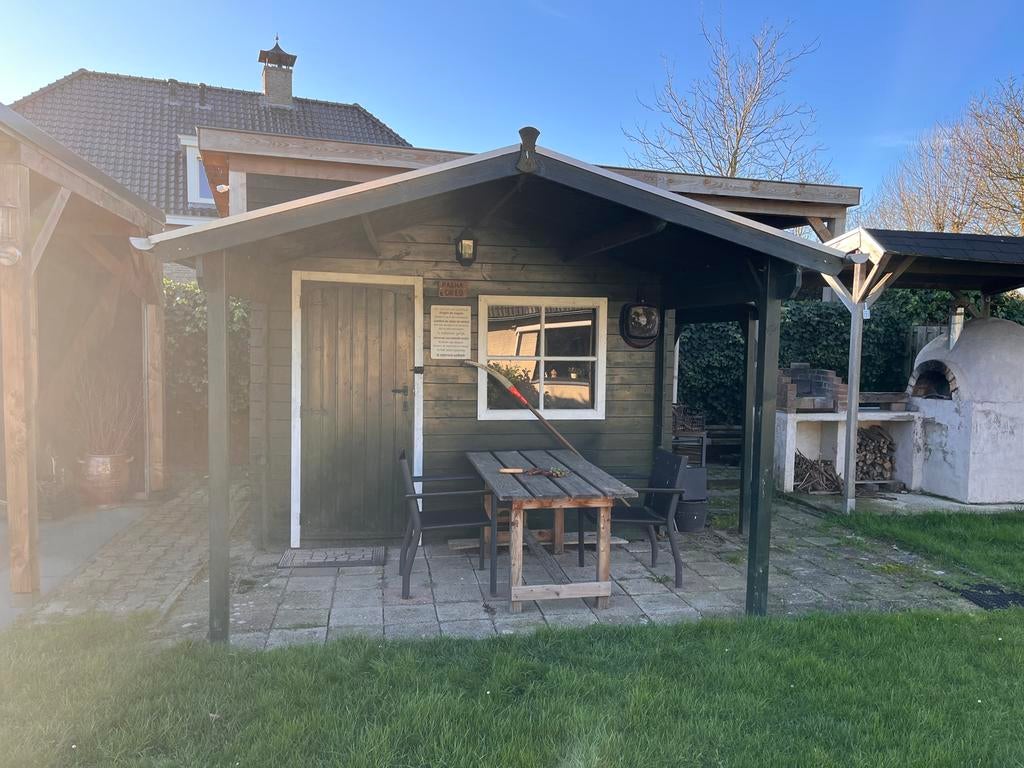 Mooi tuinhuisje met overkapping - Zelf demonteren, Tuin en Terras, Ophalen, Tuinhuis, 250 tot 500 cm, 1 raam