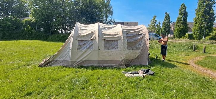 Bardanin Villagrande 320 5 a 6 persoons tent., Caravans en Kamperen, Tenten, tot en met 6, Gebruikt, Ophalen