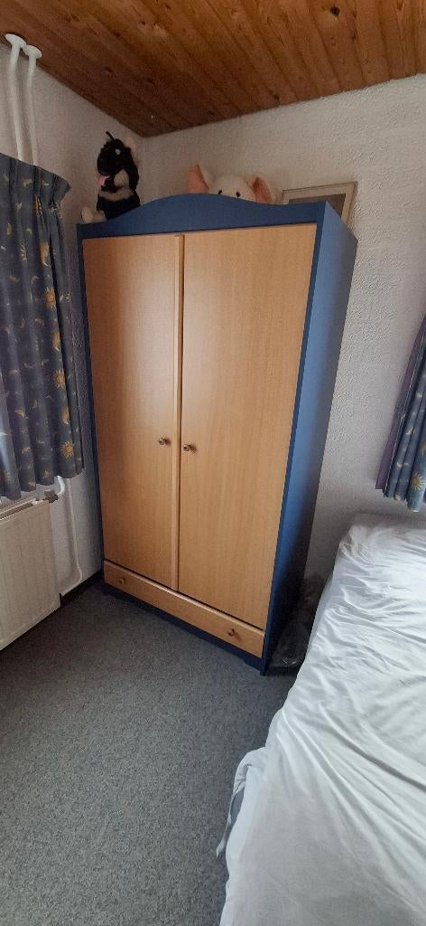 tienerkamer kledingkast, boekenkast, bureau en 2 ladekastjes, Ophalen, Zo goed als nieuw, Jongetje of Meisje