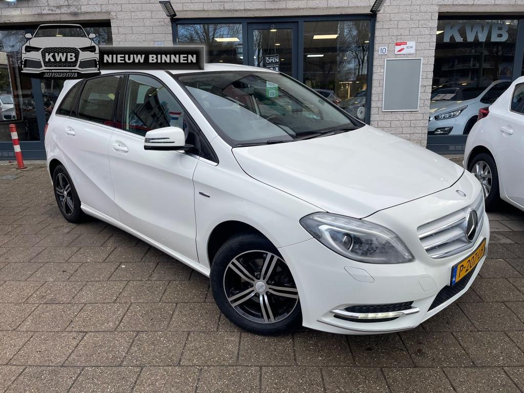 Mercedes-Benz B-Klasse 180 Ambition Xenon navigatie Beurt, Auto's, Euro 5, Gebruikt, 1295 kg, 4 cilinders
