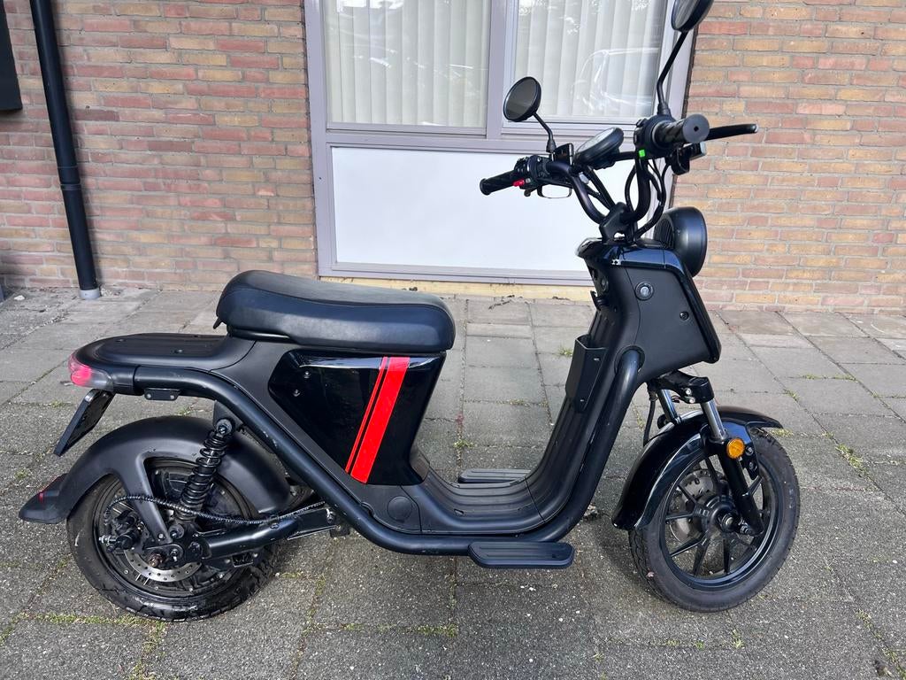 Elektrische scooter NIU, Ophalen, Gebruikt, Maximaal 45 km/u