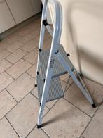Huishoud trapje ladder 2 treden inklapbaar, Doe-het-zelf en Verbouw, Ladders en Trappen, Ophalen, Zo goed als nieuw, Minder dan 2 meter