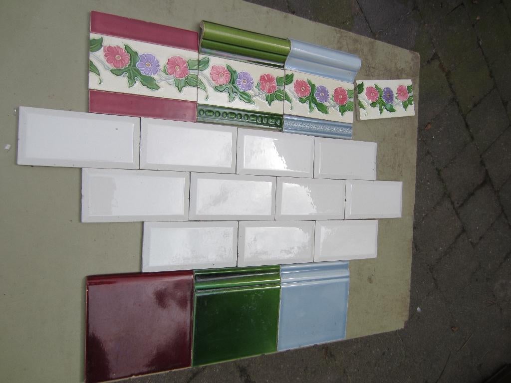 65 art nouveau wandtegels 7,5x15cm, paars en roze bloem, Antiek en Kunst, Antiek | Wandborden en Tegels, Ophalen