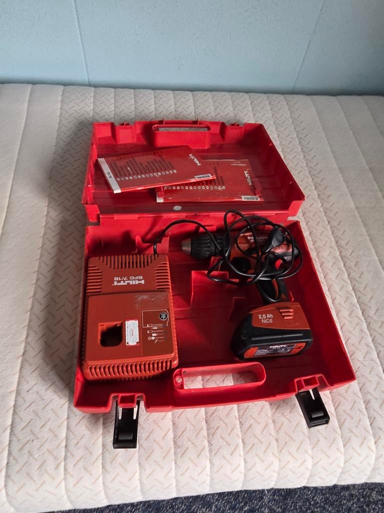 Hilti SF 151-A Accuboormachine met lader en koffer, Doe-het-zelf en Verbouw, Gereedschap | Boormachines, Gebruikt, Variabele snelheid
