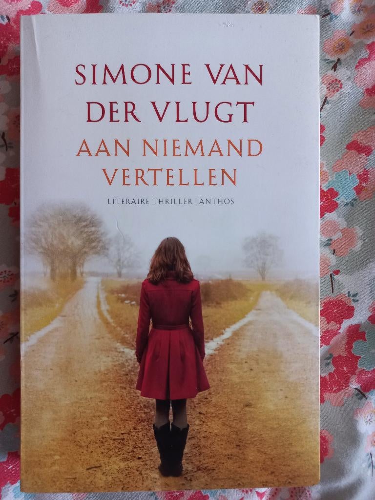 7 titels van Simone van der Vlugt., Ophalen of Verzenden, Gelezen