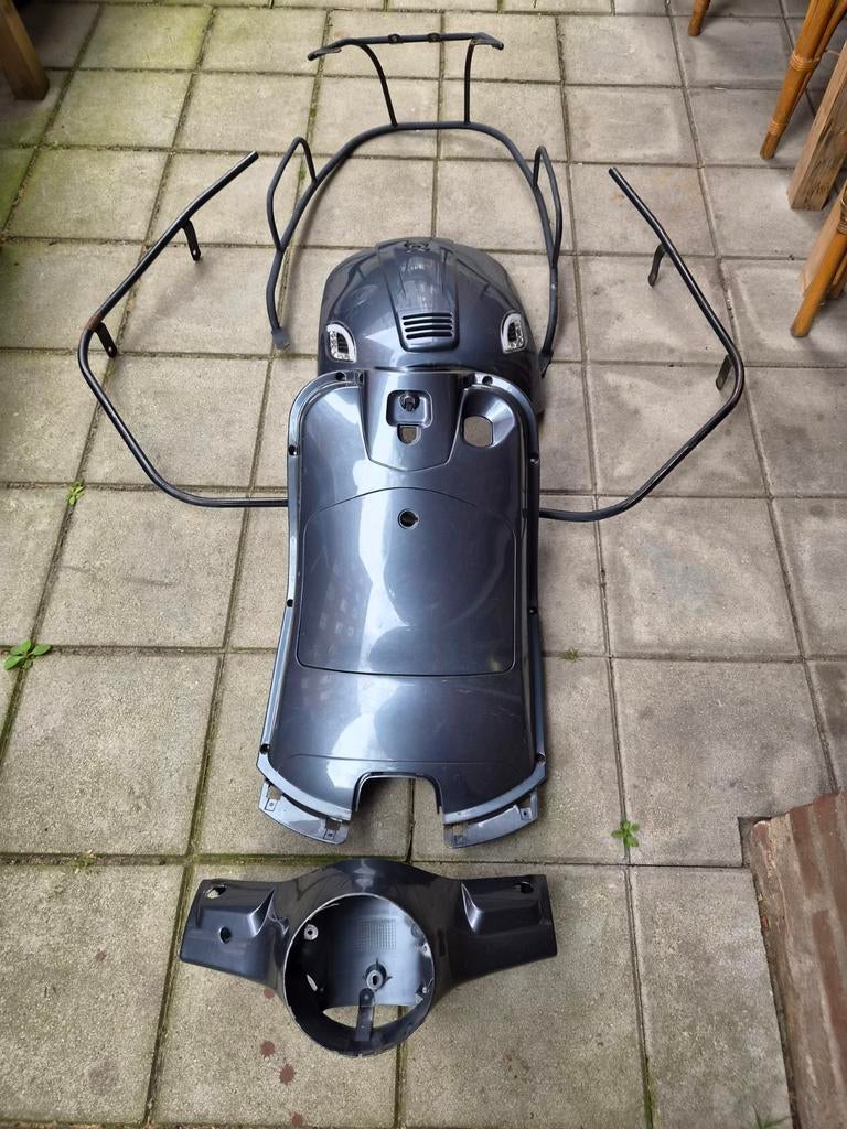 Scooter kappen set grijs agm inc beugelset, Ophalen of Verzenden, Gebruikt, Kap, Overige merken